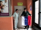 Veterani vojne za Slovenijo so dobrodelno prebarvali prostore Porodnišnice Ljubljana